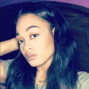 Meet your Posher, Naya