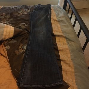 Rock and republic barely worn blue jeans