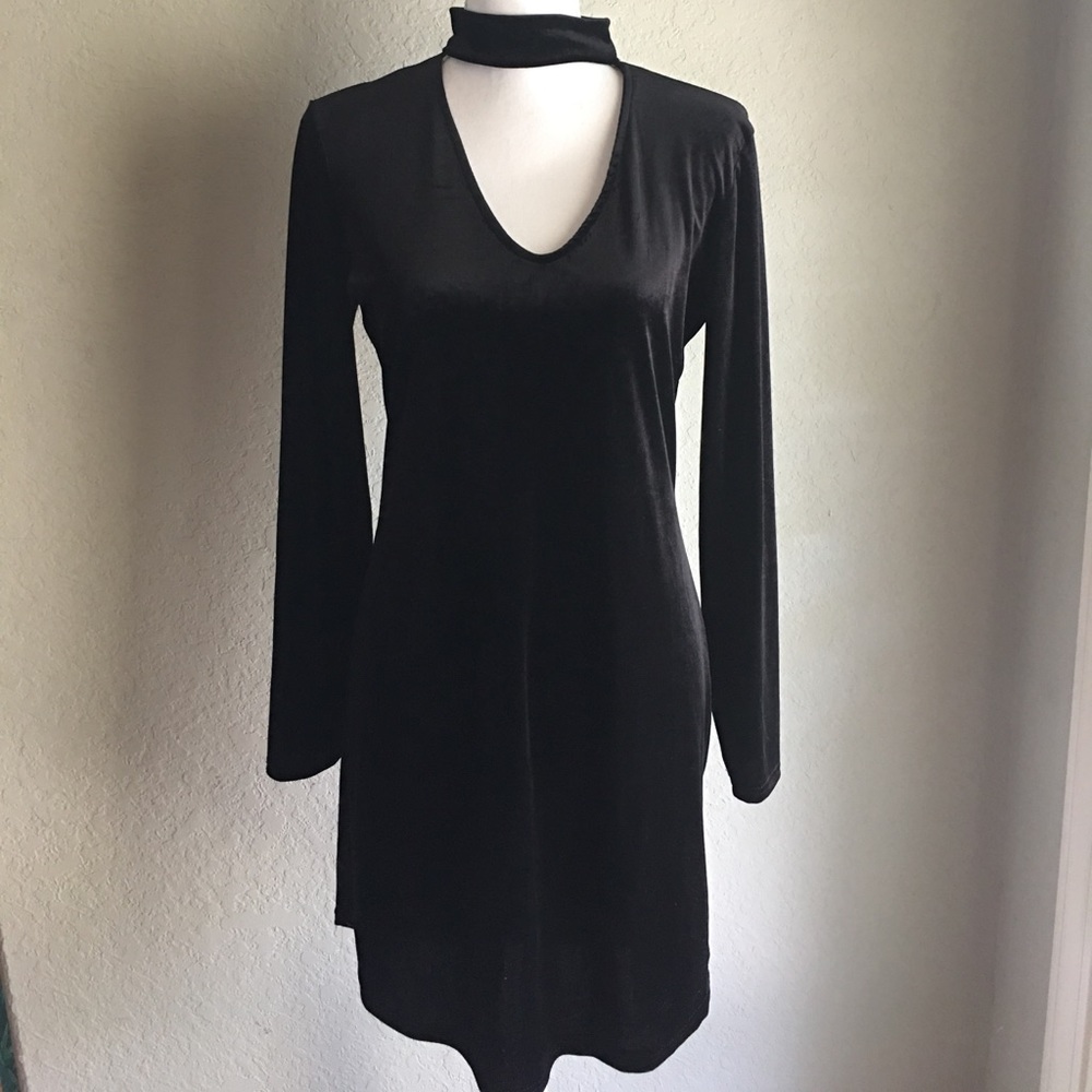 Black velvet long sleeve mini