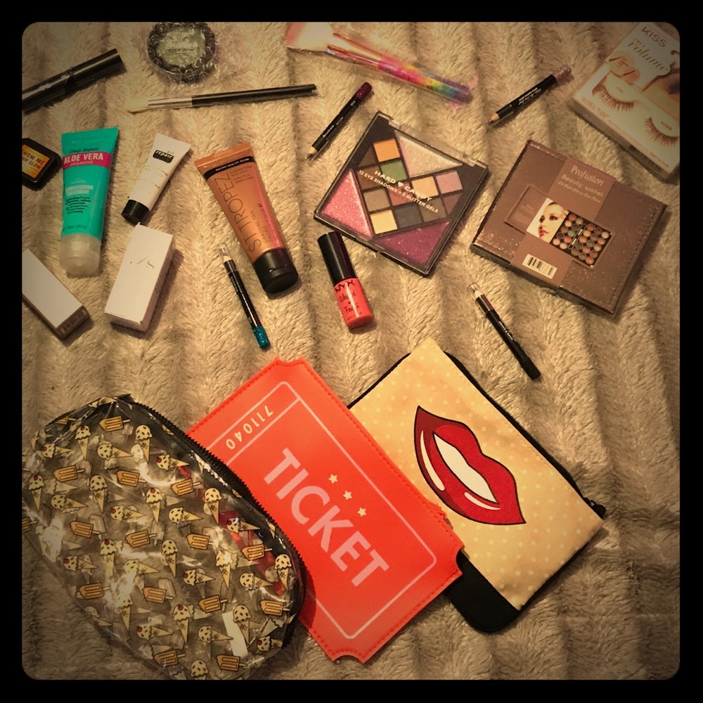 ☀️TRADED ☀️🎉 Makeup Beauty Bundle 🎉