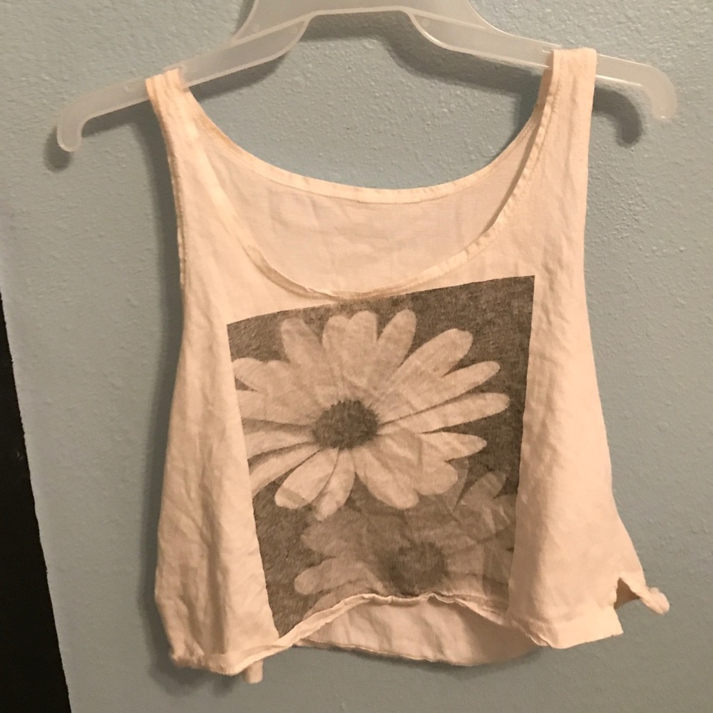 White crop top with daisies