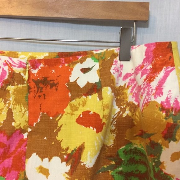 Talbots Painterly Floral Pencil Skirt Sz 14P NWOT - Picture 8 of 8