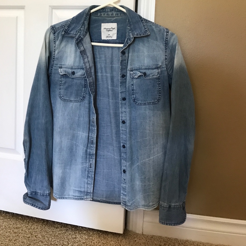 American Eagle jean like material button up