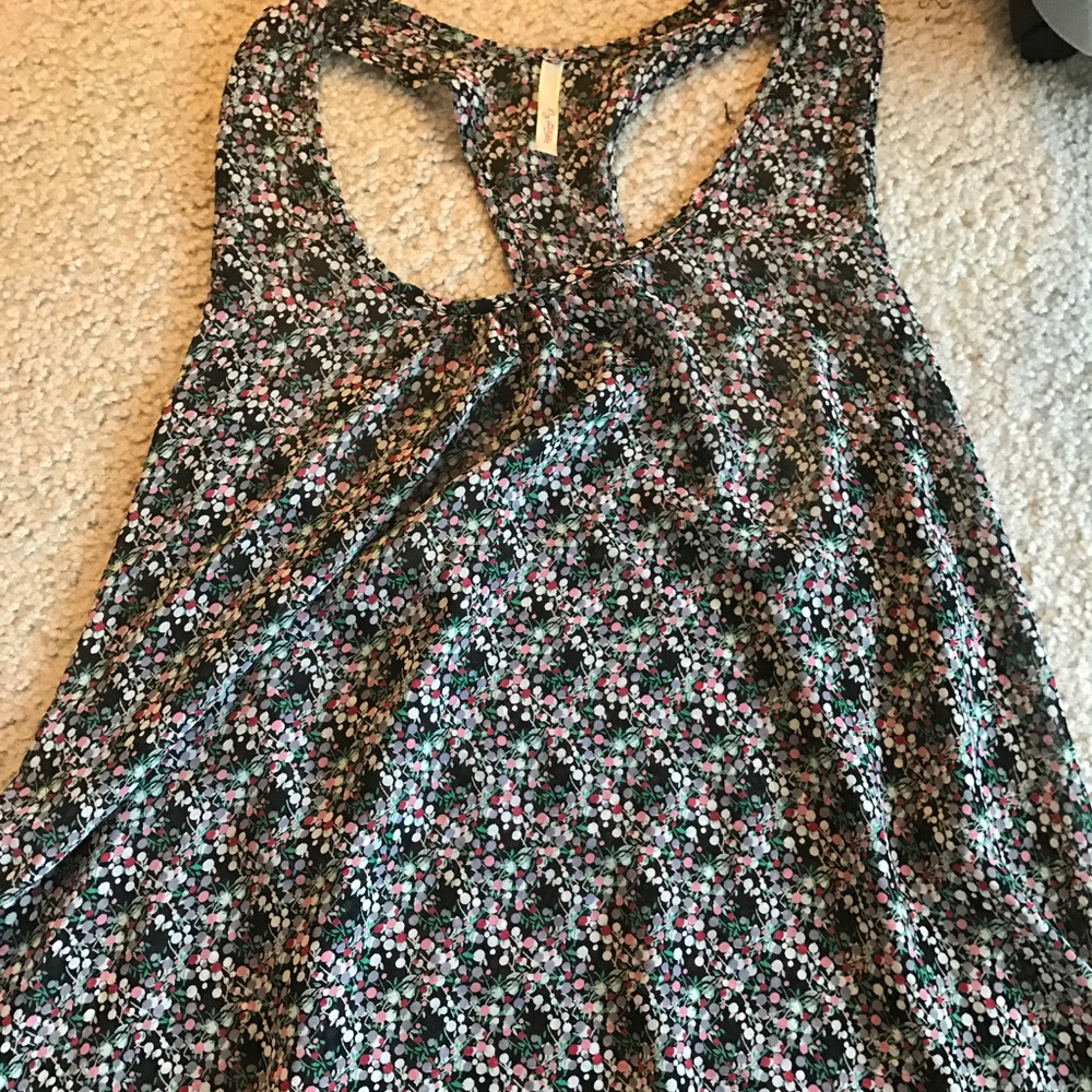 Multi color tank