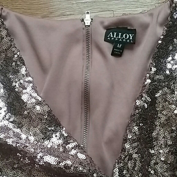 NWOT Dazzling Rose Gold Sequined Mini - Picture 3 of 8