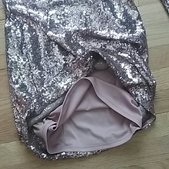 NWOT Dazzling Rose Gold Sequined Mini - Picture 4 of 8