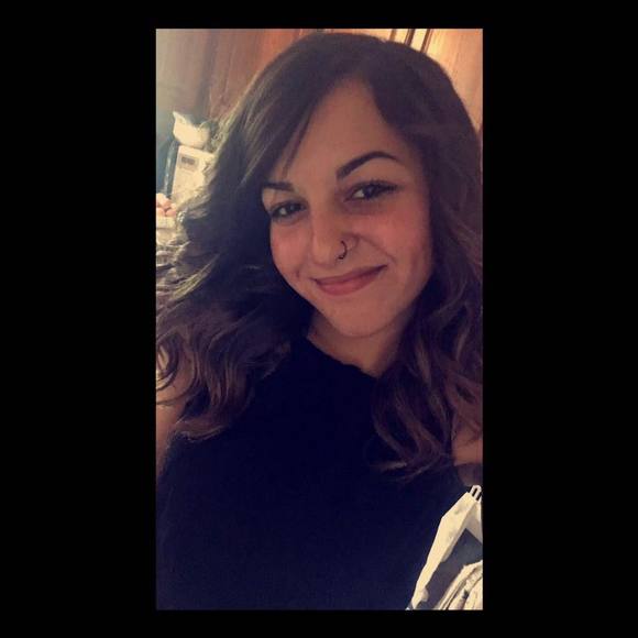 Meet your Posher, Kaleigh - Picture 1 of 1