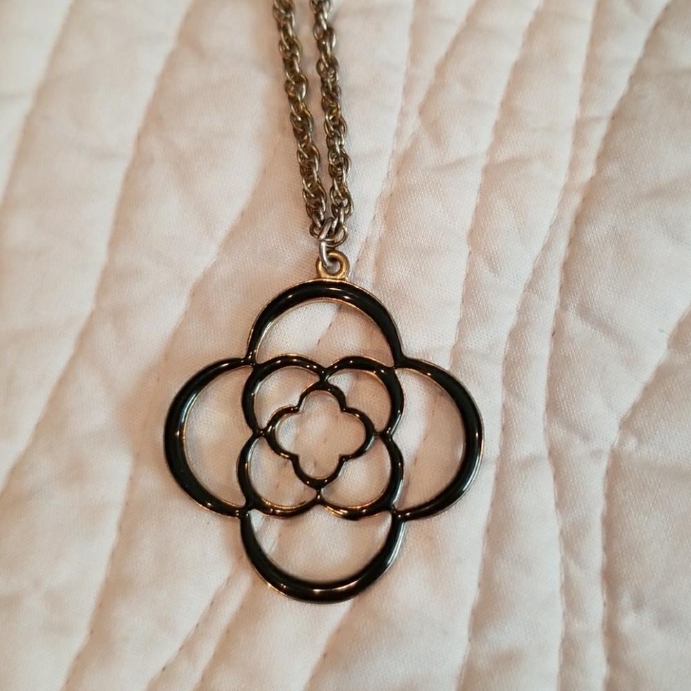 Necklaces - Picture 4 of 6