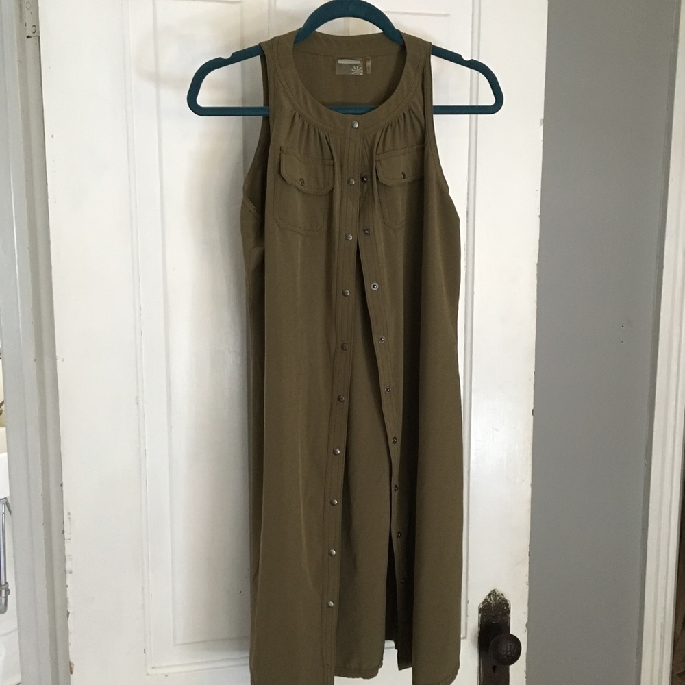 Athleta green button up dress