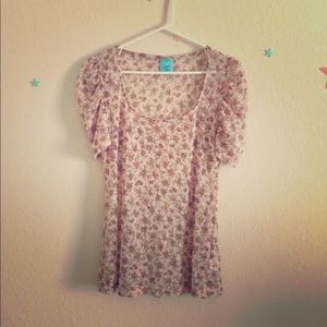 Floral lace cropped sleeves top