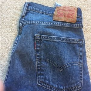 Men's Levi's 513 jeans. 33x32. Blue.