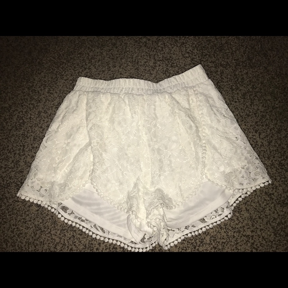 White lace soft shorts