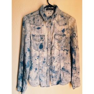 Acid wash long sleeve