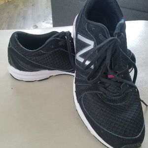 New Balance Tennis Shoes