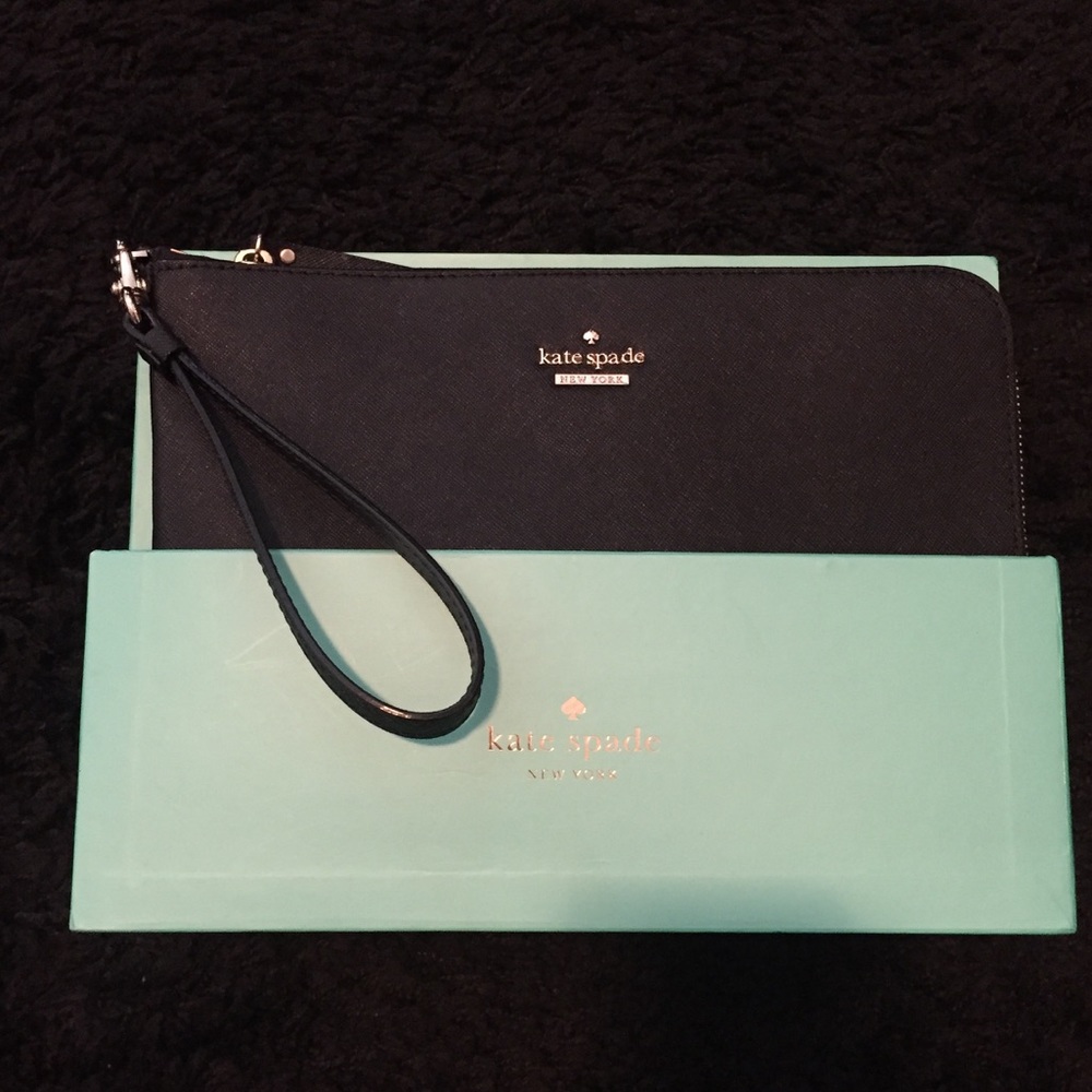Kate Spade iPhone chargeable Clutch