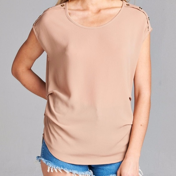 Tan Blouse Shoulder Button  Detail - Picture 4 of 6