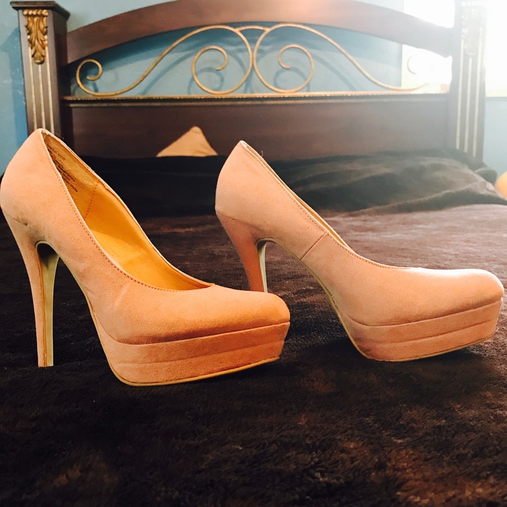 Mauve Heels