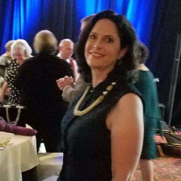 Meet your Posher, Holly - Picture 6 of 8