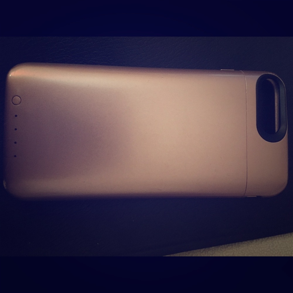 Mophie I phone  6 plus charging case rose gold