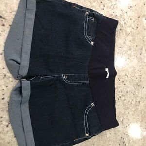 Size XL maternity shorts