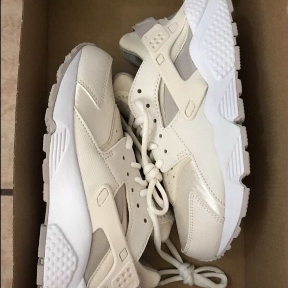Brand new air huarache women's shoe