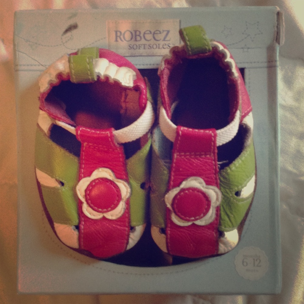 Robeez leather sandals (strawberry white)