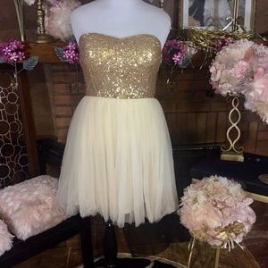 HOLD @illeanna70 Gold and cream dress