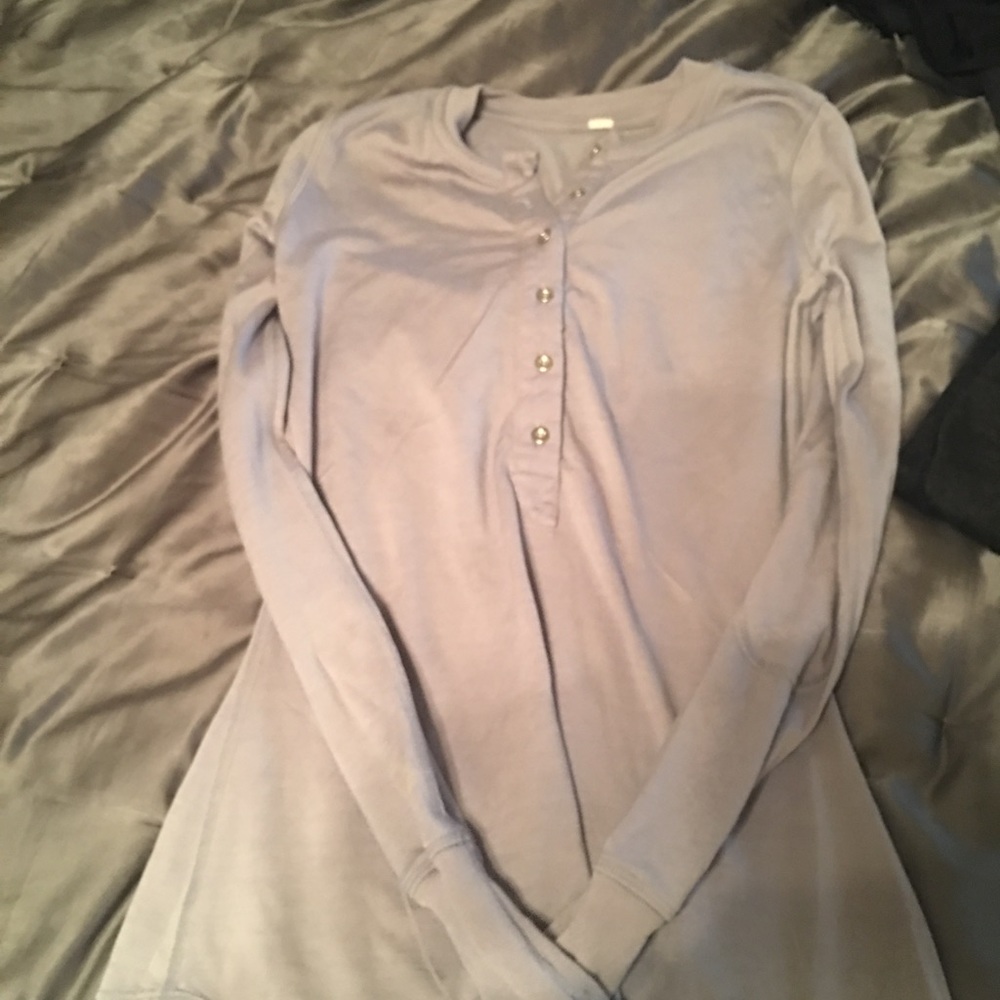 Lululemon size 6 long sleeve