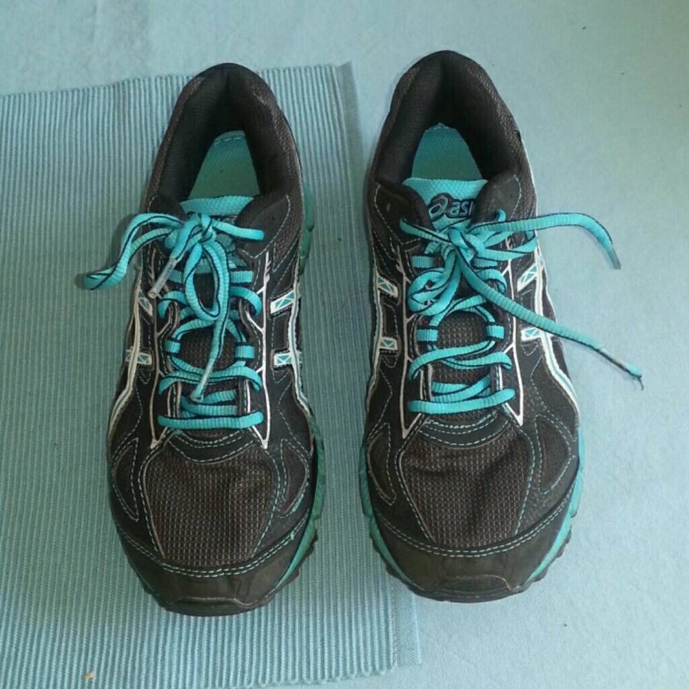 Running shoes