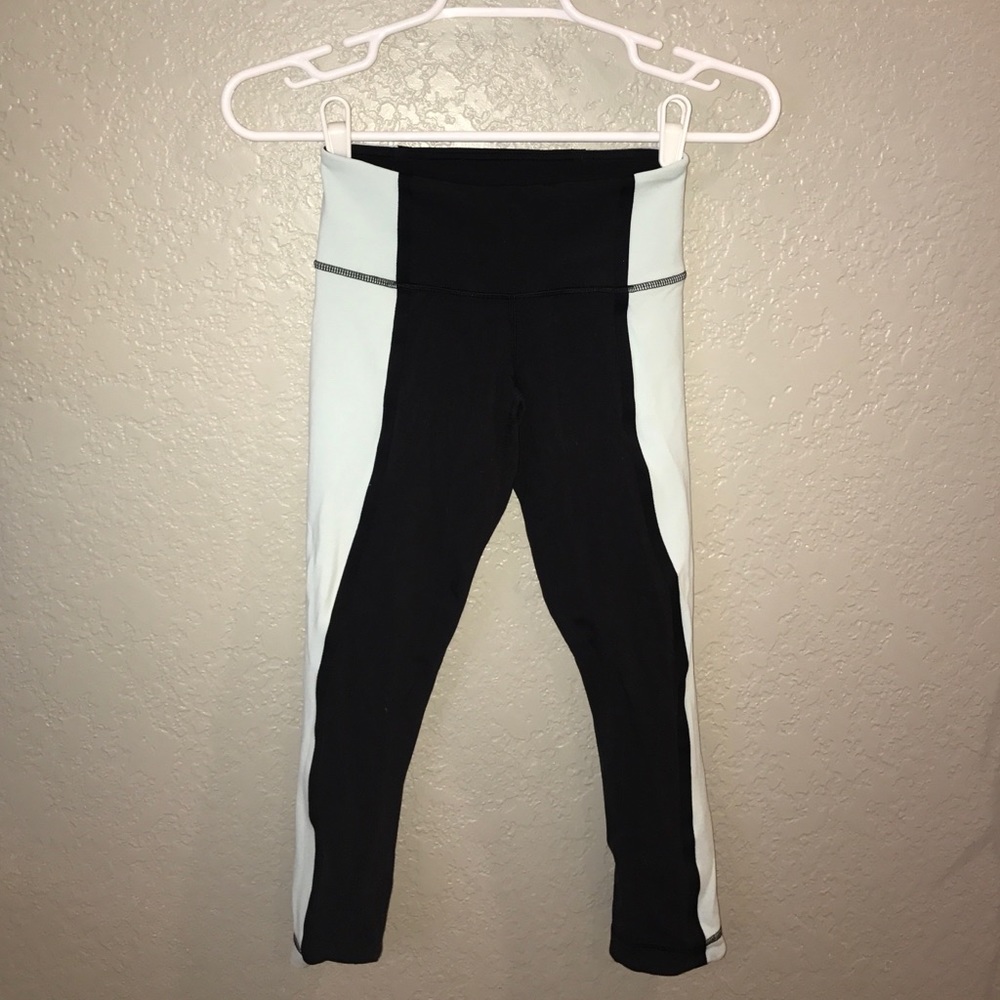 Light Blue Striped Lulumemon Leggings!