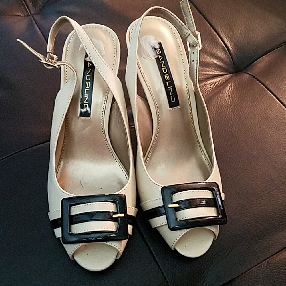 BANDOLINO peep toe heals