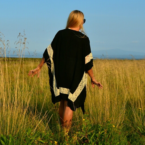 'BOHO BEAUTY'Light weight kimono - Picture 2 of 4