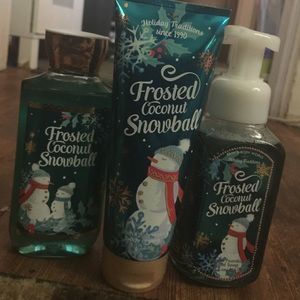 NWT Frosted Coconut Snowball bath & body works