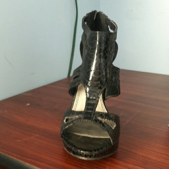 Shoes - Picture 2 of 2