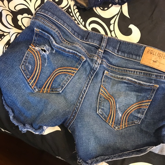 Hollister jean shorts - Picture 3 of 3