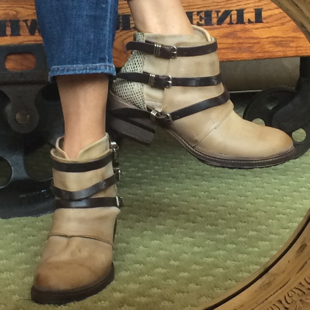 🍃💕NIB Steve Madden Freebird Leather Ankle Boot - Picture 3 of 15