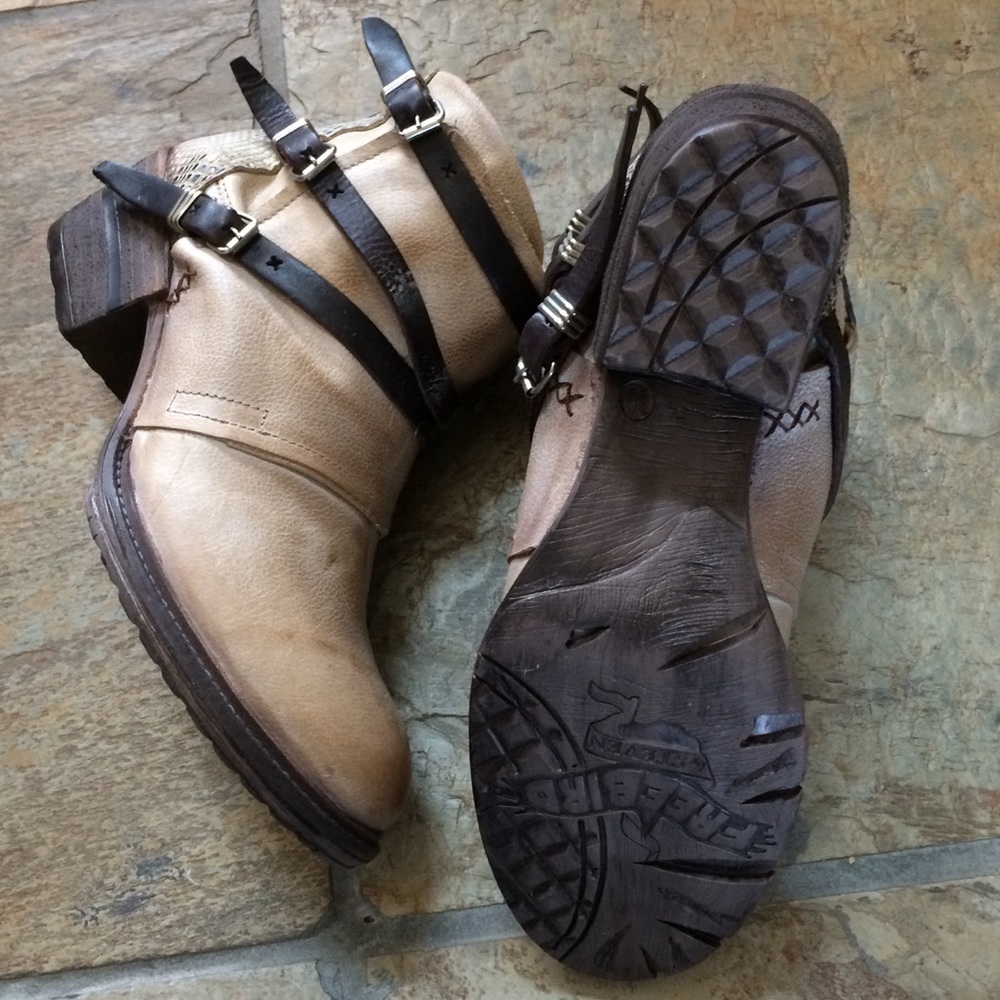 🍃💕NIB Steve Madden Freebird Leather Ankle Boot