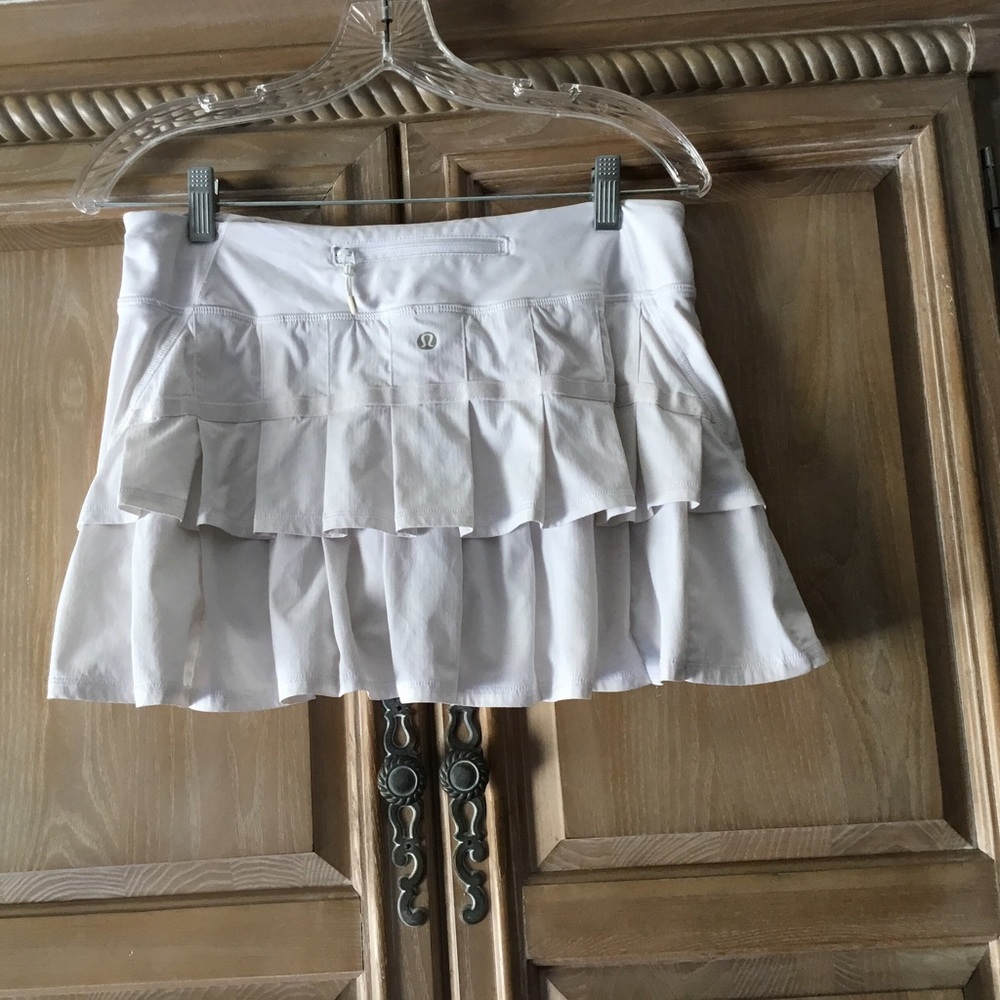LULULEMON pacesetter tennis skirt - rare white