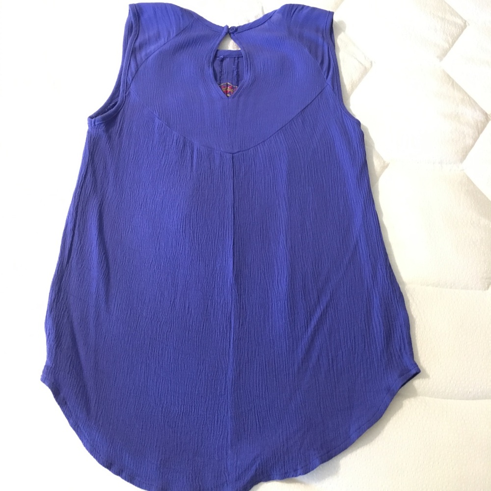 Shirt - Picture 3 of 4