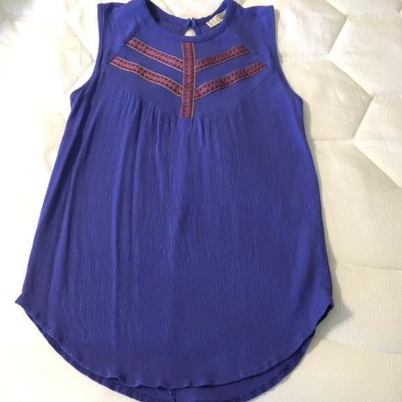 Shirt - Picture 2 of 4