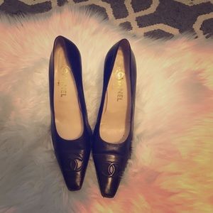 Chanel classic pumps