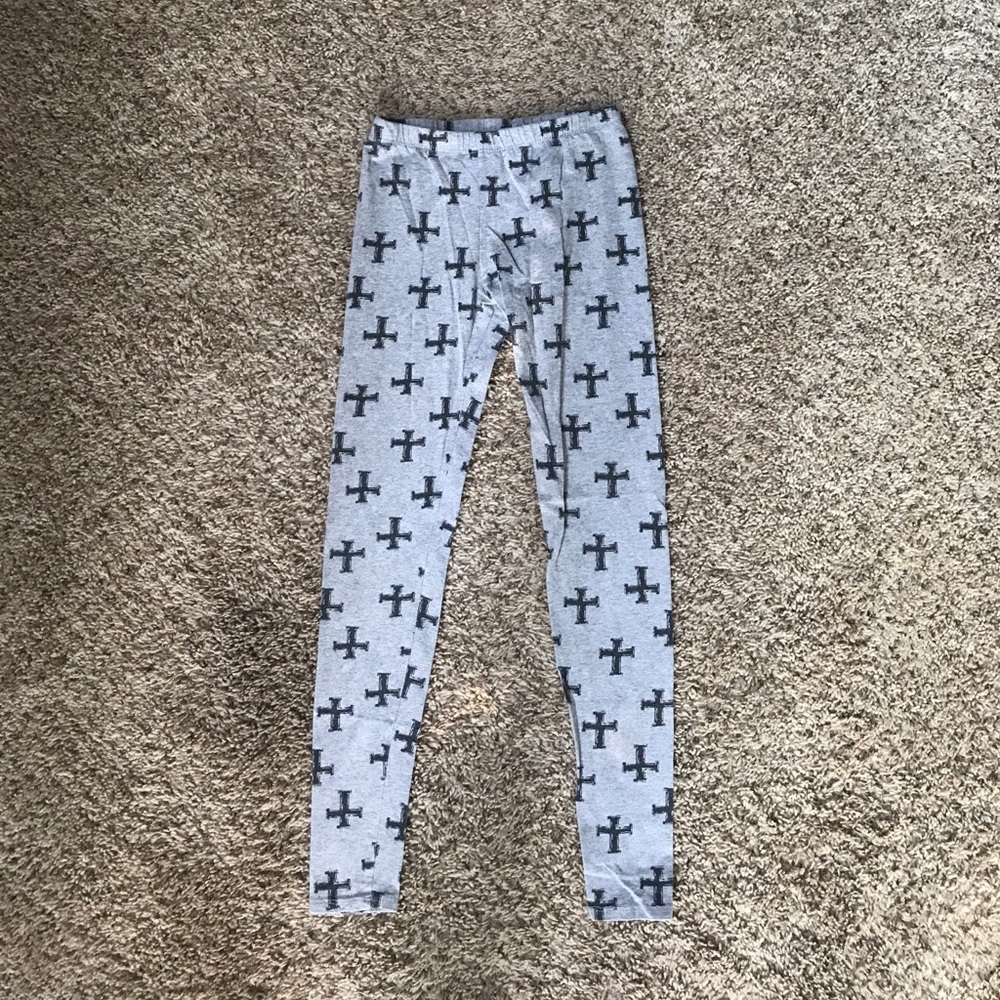 Styles leggings mix and match.