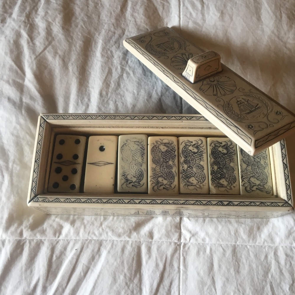 28 piece ivory domino set