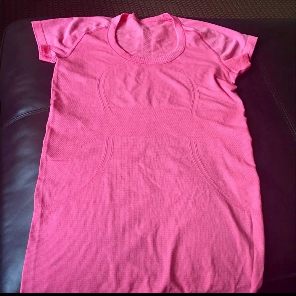 Lululemon (SALE )Bundle of 2 shirt