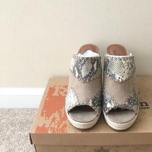 RuffHewn Caruso Wedges