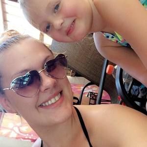 Meet your Posher, Elizebeth