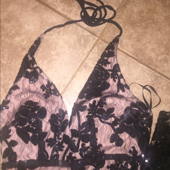 Sexy formal dress 😍 - Picture 4 of 8