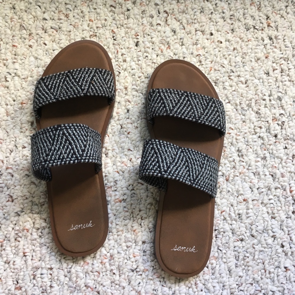 Sanuk sandals