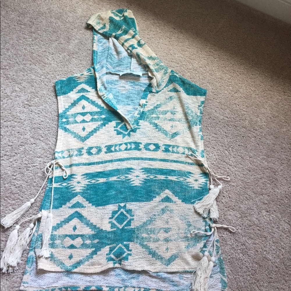 EUC loose weave poncho top