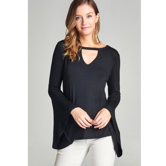 Black Keyhole Top with Bell Sleeves sold out - Picture 2 of 4